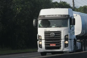 Imagem ilustrativa da imagem Caminhoneiros reclamam de mudança em lei anunciada pelo STF