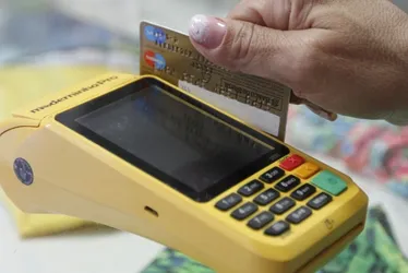 Imagem ilustrativa da imagem Cartão de crédito não é vilão, diz educadora financeira