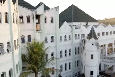 Imagem ilustrativa da imagem Castelo de José Rico avaliado em R$ 3,2 milhões encalha em leilão