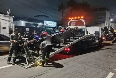 Imagem ilustrativa da imagem Choque de ordem acaba com baderna e apreende 28 motos