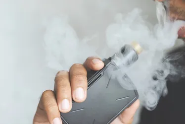 Imagem ilustrativa da imagem Cigarros eletrônicos podem causar inflamação pulmonar e queda na imunidade