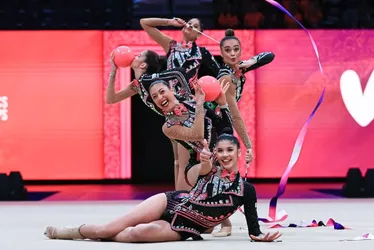 Imagem ilustrativa da imagem Com capixabas, conjunto brasileiro de ginástica rítmica garante vaga para Paris