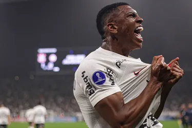Imagem ilustrativa da imagem Corinthians aproveita expulsão, bate Universitario e fica perto das oitavas