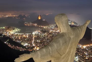 Imagem ilustrativa da imagem Cristo Redentor ficará verde e amarelo para estreia da seleção