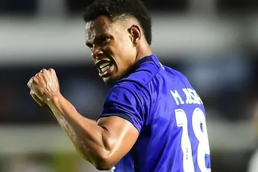 Imagem ilustrativa da imagem Cruzeiro passeia na Vila, afunda Santos no Z4 e quebra jejum no Brasileirão