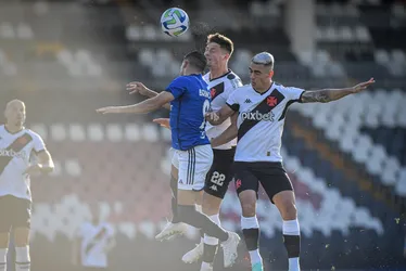 Imagem ilustrativa da imagem Cruzeiro vence em São Januário e amplia a crise no Vasco