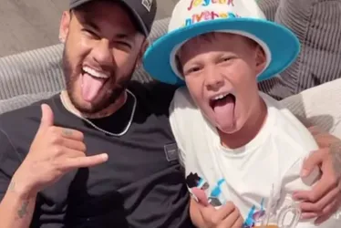 Imagem ilustrativa da imagem Davi Lucca emociona a web ao escrever mensagem para o pai, Neymar Jr