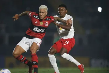 Imagem ilustrativa da imagem De olho na ponta da classificação, Flamengo visita Bragantino