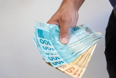 Imagem ilustrativa da imagem Desenrola tira ao menos 1,2 milhão de brasileiros da lista de nome sujo