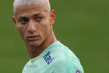 Imagem ilustrativa da imagem Diniz dá nova chance a Richarlison no ataque da seleção e repete titulares