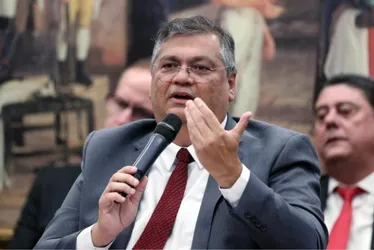 Imagem ilustrativa da imagem Dino é recordista na mordomia de jatos da FAB