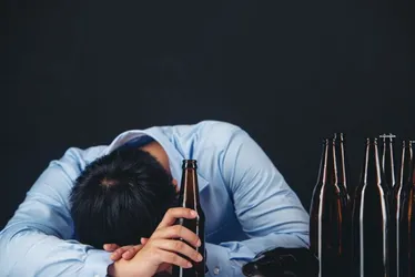 Imagem ilustrativa da imagem Drogas e álcool mataram 375 no Estado em um ano