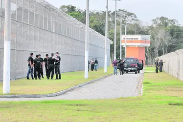 Imagem ilustrativa da imagem ES abre inscrições para concurso com 600 vagas e salário de até R$ 3,8 mil