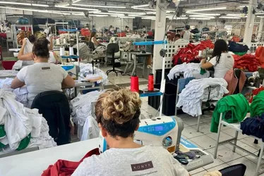 Imagem ilustrativa da imagem Empresas pedem socorro para contratar empregados