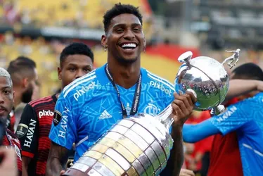 Imagem ilustrativa da imagem Flamengo acerta empréstimo do goleiro Hugo Souza ao Chaves, de Portugal