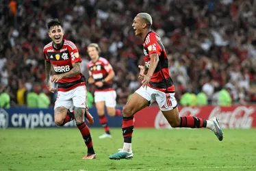 Imagem ilustrativa da imagem Flamengo bate Racing e encaminha vaga na Libertadores