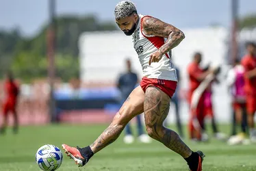 Imagem ilustrativa da imagem Flamengo e Athletico chegam à Vitória nesta terça para jogo do Brasileirão