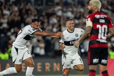 Imagem ilustrativa da imagem Flamengo toma virada pelo alto, perde para Olimpia e cai na Libertadores