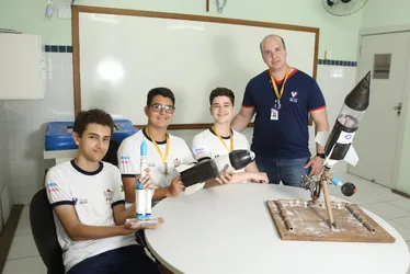 Imagem ilustrativa da imagem Foguetes que rendem ouro para estudantes