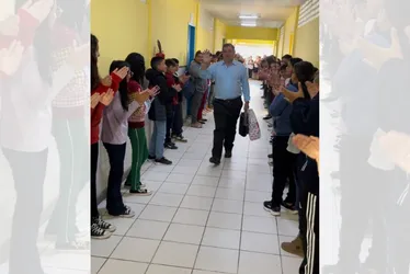 Imagem ilustrativa da imagem “Foi a maior emoção da minha vida”, diz professor homenageado