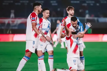 Imagem ilustrativa da imagem Fortaleza vence Libertad e abre vantagem nas oitavas da Sul-Americana