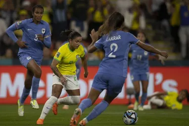 Imagem ilustrativa da imagem França vence o Brasil por 2x1 e assume a liderança do grupo F