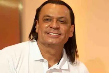Imagem ilustrativa da imagem Frank Aguiar se compara com Brad Pitt após harmonização facial