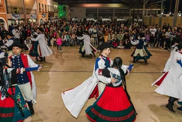 Imagem ilustrativa da imagem Gastronomia e shows em feira de Venda Nova do Imigrante