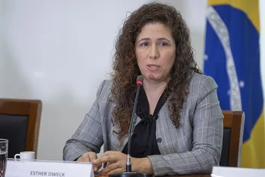 Imagem ilustrativa da imagem Governo Federal autoriza preencher mais de 3 mil vagas no serviço público