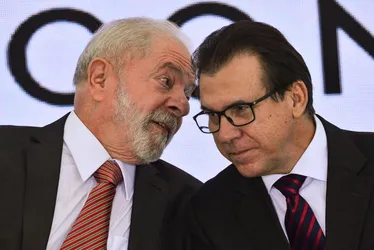 Imagem ilustrativa da imagem Governo quer rever reforma trabalhista ainda este ano