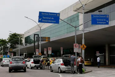Imagem ilustrativa da imagem Governo vai limitar voos no Santos Dumont, diz prefeito do Rio de Janeiro
