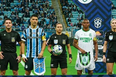 Imagem ilustrativa da imagem Grêmio vence América-MG com gol de Suárez após indício de aposentadoria