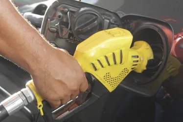 Imagem ilustrativa da imagem Imposto deixa gasolina R$ 0,26 mais cara no ES