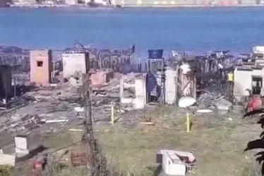 Imagem ilustrativa da imagem Incêndio destrói 36 casas em comunidade no litoral de São Paulo