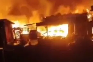 Imagem ilustrativa da imagem Incêndio destrói 36 casas em comunidade no litoral de São Paulo