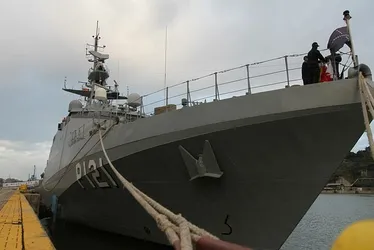 Imagem ilustrativa da imagem Ingressos gratuitos para visitar navio de guerra no Porto de Vitória