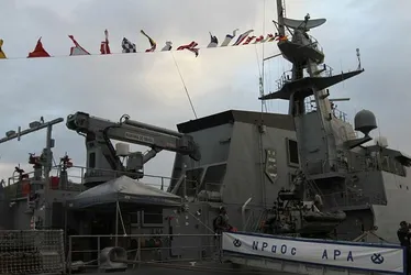 Imagem ilustrativa da imagem Ingressos gratuitos para visitar navio de guerra no Porto de Vitória