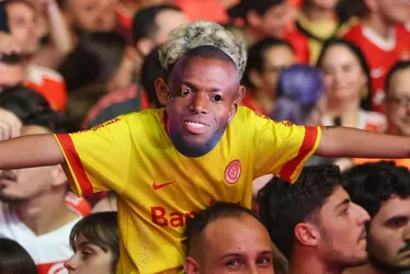 Imagem ilustrativa da imagem Inter apresenta o equatoriano Enner Valencia em bela festa em Porto Alegre