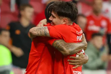 Imagem ilustrativa da imagem Inter faz golaços, bate Independiente de Medellín e se classifica na Liberta