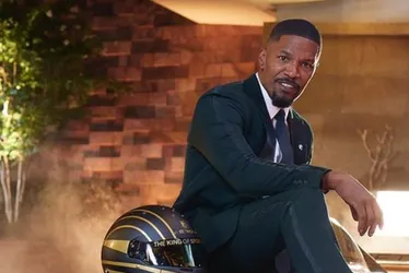 Imagem ilustrativa da imagem Jamie Foxx publica primeira foto nas redes sociais três meses após internação