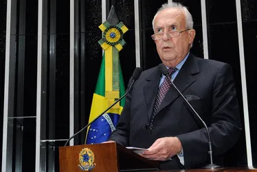 Imagem ilustrativa da imagem Jarbas Vasconcelos anuncia aposentadoria da vida pública