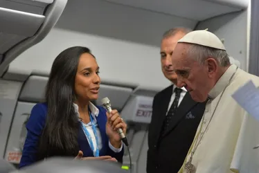Imagem ilustrativa da imagem Jornalista capixaba é única brasileira na 'Aeronave Papal' da JMJ 2023
