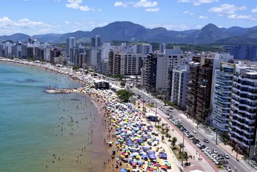 Imagem ilustrativa da imagem Justiça proíbe construções que causem sombreamento em praias de Guarapari