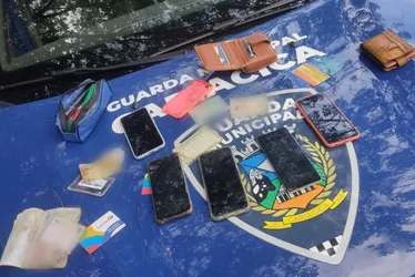 Imagem ilustrativa da imagem Ladrões roubam carro, moto e fazem arrastão em Viana