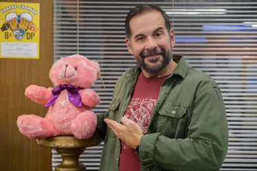 Imagem ilustrativa da imagem Leandro Hassum vive delegado fofo e "de bom coração" em série de humor da Netflix