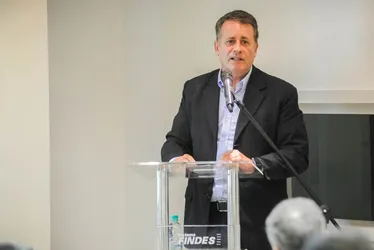 
          Imagem ilustrativa da imagem Luciano e o marqueteiro
          