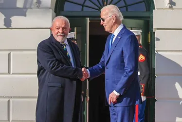 Imagem ilustrativa da imagem Lula conversa com Biden sobre mudança climática e geração de emprego