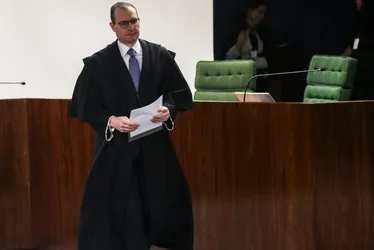 Imagem ilustrativa da imagem Lula indica Cristiano Zanin para vaga no Supremo Tribunal Federal