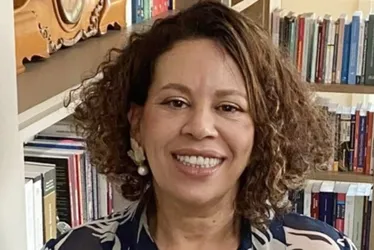 Imagem ilustrativa da imagem Lula indica ministra substituta, e TSE tem primeira mulher negra
