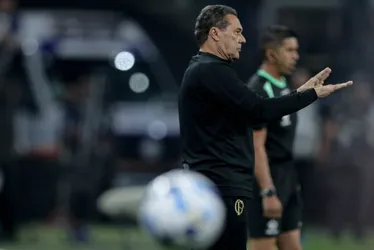Imagem ilustrativa da imagem Luxa vê copo meio cheio, mas Corinthians sofre mais uma vez em decisão
